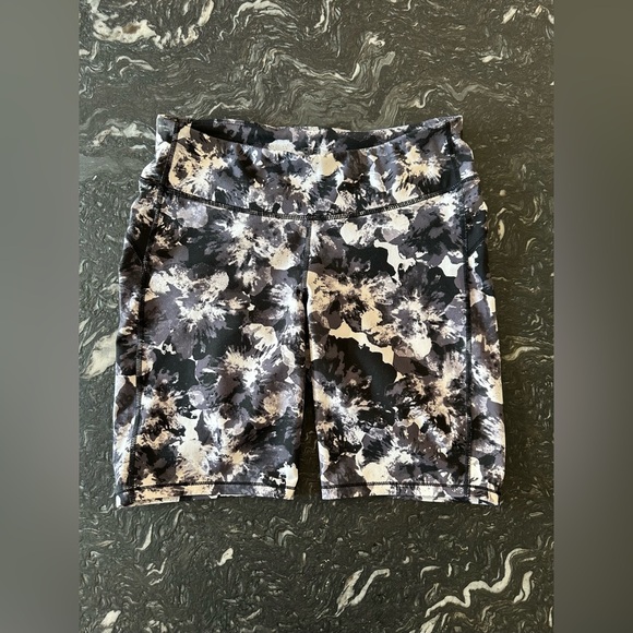 Gap Women's Gapfit Gfast Bike Shorts Size Medium Regular Black White & Gray - Picture 1 of 6